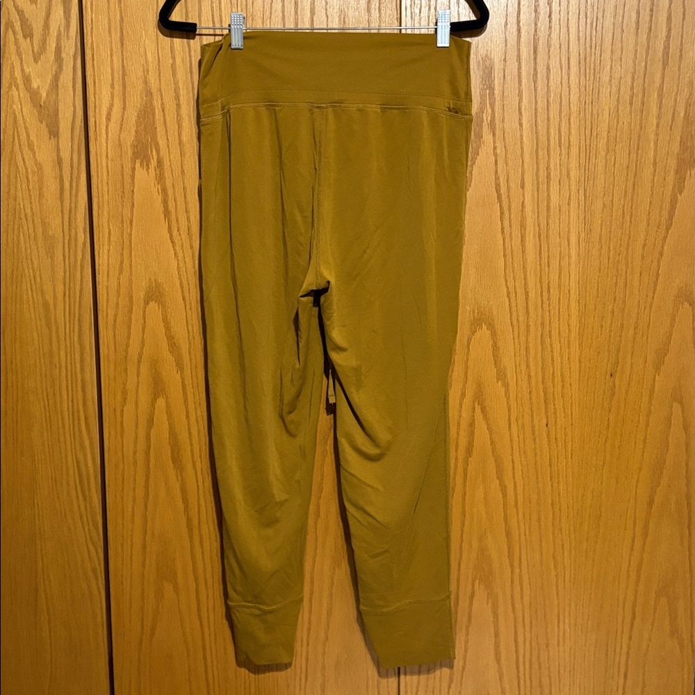 Fabletics women's M Sleek Knit Drawstring Pant‎ in dark bronze pockets stretchy - Picture 4 of 7